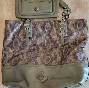 Matching purse &wristlet